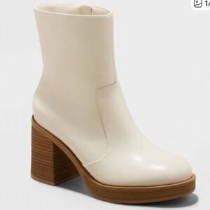 Universal Thread Women's Ivory Heeled Boots